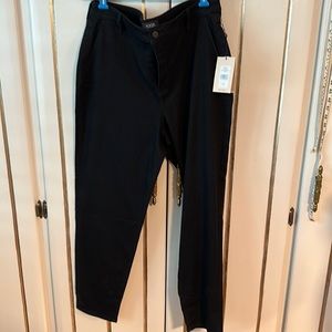 Black Relaxed Tapered Jean